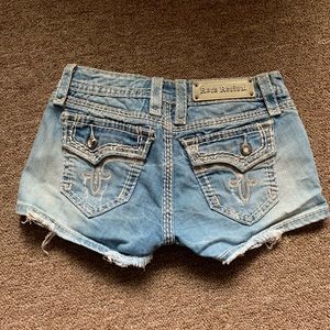 Woman’s rock revival shorts